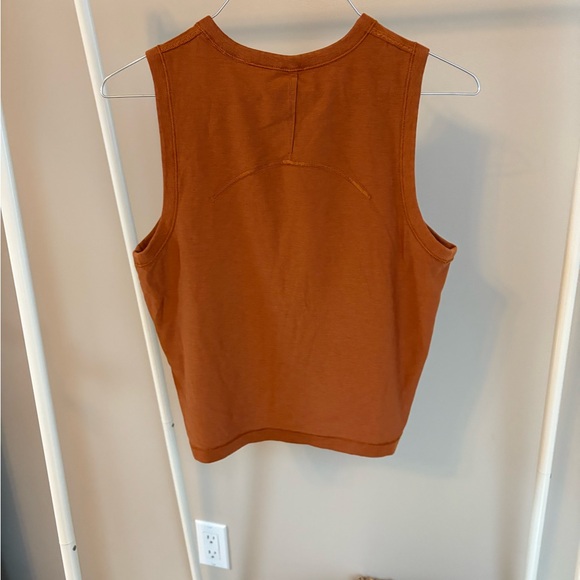 Lululemon sleeveless cropped tank - Picture 2 of 3